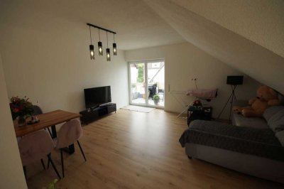 Neuwertige Dreizimmer DG-Wohnung in Zentrumsnähe zu verkaufen!