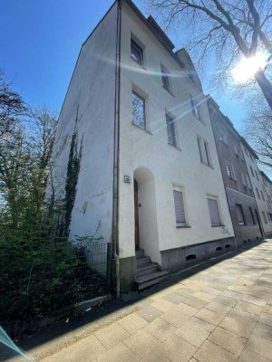 4-Zimmer-Wohnung mit Zugang zum Garten zu vermieten