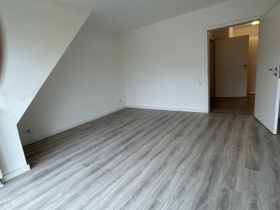 Schöne und neuwertige 2,5-Zimmer-Wohnung mit Balkon in Bremerhaven