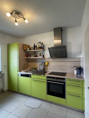 Schöne 2,5-Raum-Wohnung mit EBK und Balkon in Eschborn