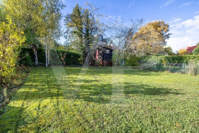 Renovierungsbedürftiges Einfamilienhaus mit Südgarten beim Napoleonwald