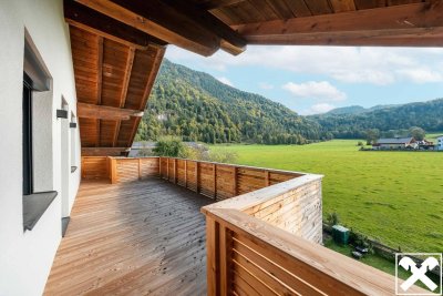 Exklusive Dachgeschosswohnung in Grenznähe