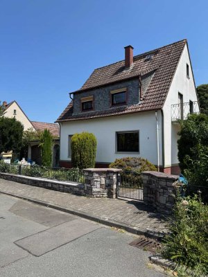 ** Freistehendes Einfamilienhaus mit Charme und großem Potenzial in Flörsheim am Main **