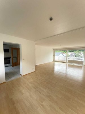 Großzügige 3-Zimmer-Wohnung mit Balkon & Einbauküche in familiärem Haus