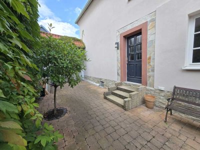 Top Lage- Wunderschönes 5 Zimmer Haus in Flörsheim. Auch als WG nutzbar