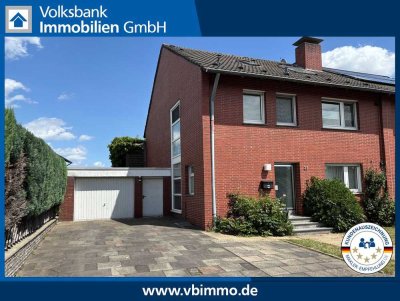 Dülken: Doppelhaushälfte mit vielen Möglichkeiten, Garage und Garten mit Feldblick