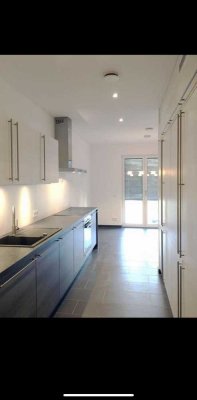 Erstbezug nach Sanierung mit Balkon: attraktive 4-Zimmer-Wohnung in Rheda-Wiedenbrück