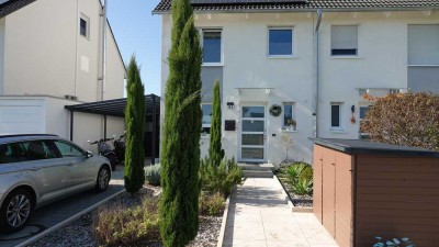Naturnah leben: Lichtdurchflutete Doppelhaushälfte in ruhiger Lage