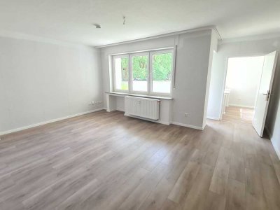 Träumhaft schön!  Alles neu! Top 3,5 Raum Wohnung in zentraler Lage ! Balkon und Aufzug !
