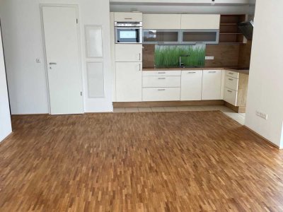Geschmackvolle 2-Zimmer-Wohnung in Regensburg-West in ruhiger Wohnanlage