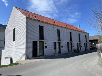 Modernes Reihenhaus mit traumhaftem Balkon mit traumhaftem Bergblick in ruhiger Lage