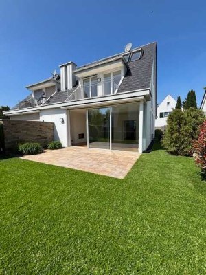MODERNES HELLES HAUS MIT KAMIN; EINBAUKÜCHE; FEINPUTZ; PARKETT GEÖLT; HOHEN DECKEN - TOP AUSSTATTUNG