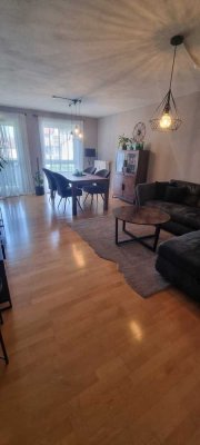 Helle Wohnung in zentraler & ruhiger Lage in Kösching