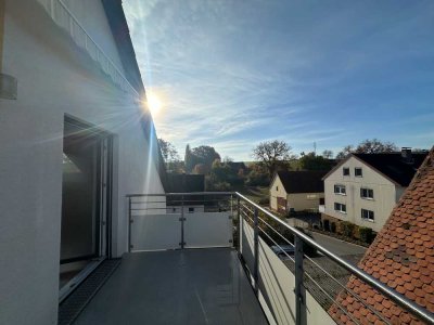 Charmante DG-Whg mit sonnigem Balkon und EBK in grüner Lage in Wachendorf