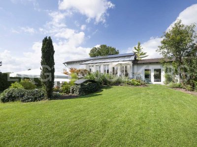 Exklusives Anwesen mit Gartenidyll - Stil trifft Großzügigkeit