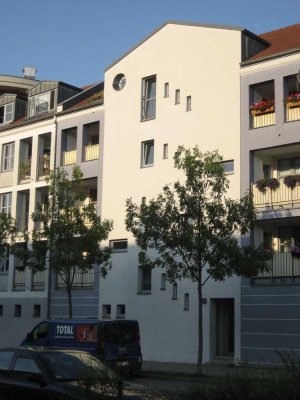 Einfach Mega: Balkon und Terrasse mit Garten !!