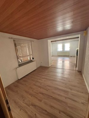 Günstiges, gepflegtes 5-Zimmer-Reihenhaus in Köthen (Anhalt)