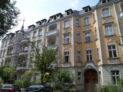 NEU! TOP 1 Zi DG-Altbau-WE mit Parkett, EBK in super Lage, Erstbesichtigung am 21.05.25 um 16.30 Uhr