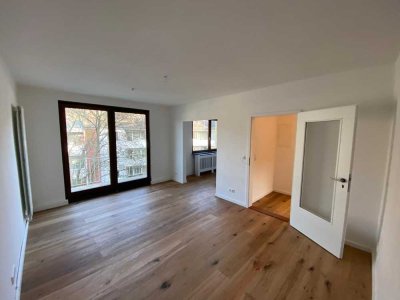 Kernsanierte lichtdurchflutete, stilvolle 3-Zimmer-Wohnung mit EBK & Balkon in Bremen Mitte