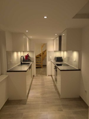 1250 € - 140 m² - 3.0 Zi.