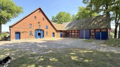 Bauernhof & Einfamilienhaus & Gewerbe inkl. Bauland zu verkaufen