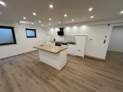 Stilvolle 4 Zimmer Einliegerwohnung in Bestlage. Erstbezug nach Renovierung