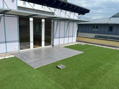 Stilvoll wohnen! Exklusive 1-Zimmer-Dachgeschosswohnung mit atemberaubender Terrasse (teilmöbliert)