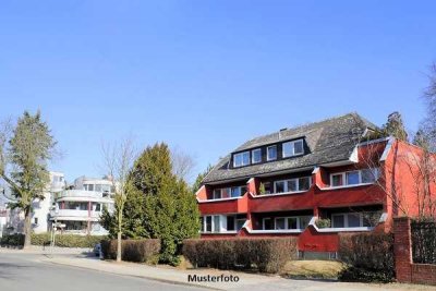 Kapitalanlage - Dreifamilienhaus, Balkon, Terrasse, 2 Garagen