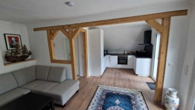 Komfortable und komplett möbiierte 2 Zimmerwohnung im 1. OG/DG