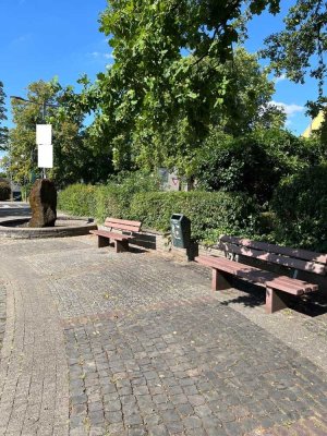 Gepflegte DG-Wohnung mit Balkon und PKW-Stellpatz in Kerpen-Türnich Zentrum