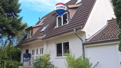 Helle Maisonette mit Balkon, moderner Küche & zwei Stellplätzen