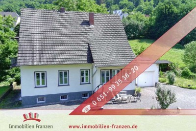 Familienparadies im Grünen – Traumhaftes Einfamilienhaus mit großem Garten, 2 Balkonen, Kamin 2 Gara