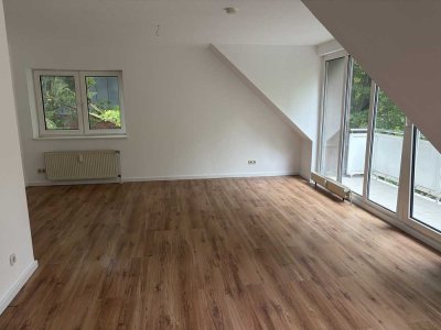 Charmantes 3-Zimmer Penthouse mit Balkon in Hamburg-Bahrenfeld