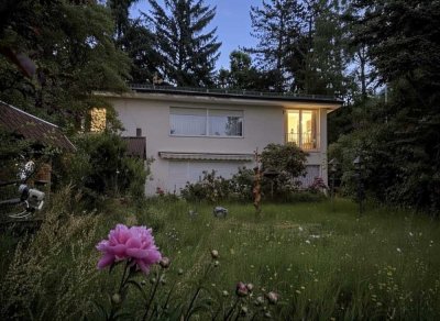 Freistehendes Einfamilienhaus mit Einliegerwohnung!