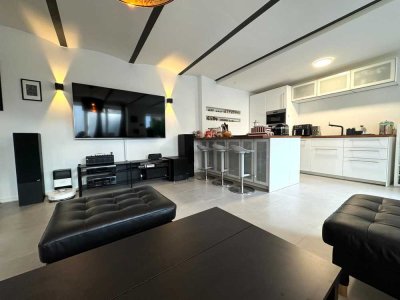 Charmante Terrassenwohnung mit moderner Architektur und historischem Flair