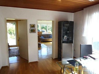 Traumhafte 4 Zimmer Wohnung im Grünen in Zweifamilienhaus mit gepflegtem Gartengrundstück