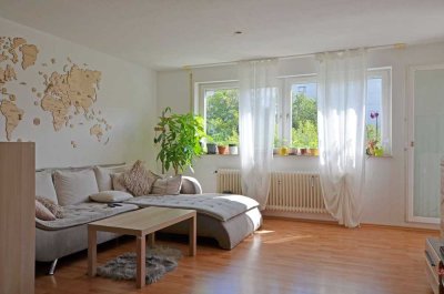 Exklusive, modernisierte 2,5-Zimmer-Wohnung mit gehobener Innenausstattung mit EBK in Leonberg