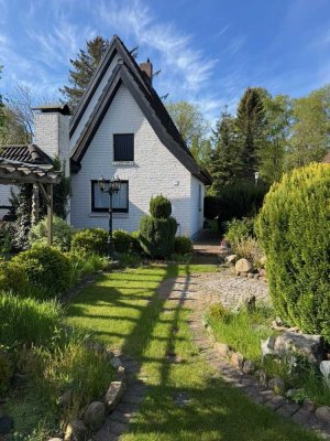 Freistehendes Einfamilienhaus mit schöner Gartenanlage --PROVISIONSFREI---