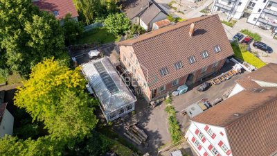 Historisches Gebäude zum Wohnen und/oder Arbeiten - mit Orangerie und Garten