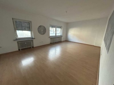 Geräumige 4-Zimmer-Wohnung in MG-Rheydt