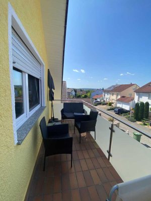 In Sachsenheim: Schöne Wohnung mit drei Zimmern und Balkon