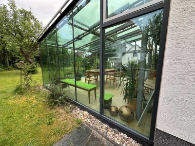 Gepflegtes, großes EFH mit Wintergarten, Garage und kl. Werkstatt! Ideal für eine Familie!