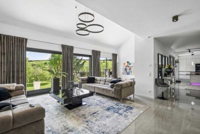 Architektenvilla mit Wellness, Design & Technik – luxuriös modernisiertes Anwesen im Rheingau-Taunus