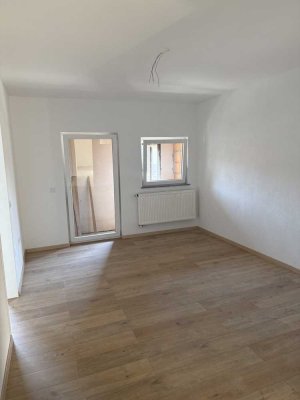 Sanierte 2-Zimmer-Wohnung mit Balkon bei Obertaufkirchen