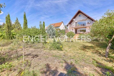 Viel Platz und Sonne: 2-Familienhaus auf großem Südwest-Grundstück in Limburgerhof!