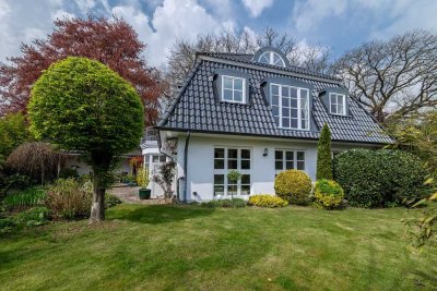 Bremerhaven - Leherheide // Charmante 2-Ebenen-Wohnung mit Landhausküche und großer Dachterrasse
