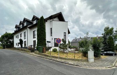 Provisionsfrei & Westterrasse im Grünen! Modernisierte & große 2,5-Zimmer-Wohnung mit ca. 76,7 qm