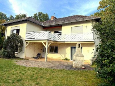 Seltene Gelegenheit: Großzügiges, freistehendes Ein-/Zweifamilienhaus mit Balkon und Terrasse