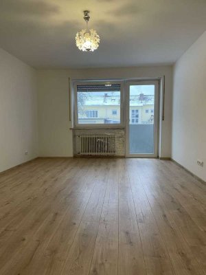 helle, geräumige 3-Zi-Wohnung mit Balkon in Zentrumsnähe von Traunreut