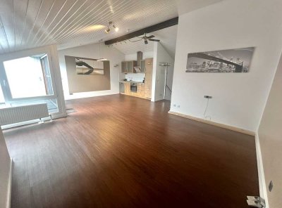 Sanierte 2 Zimmerwohnung inkl Tiefgaragenstellplatz